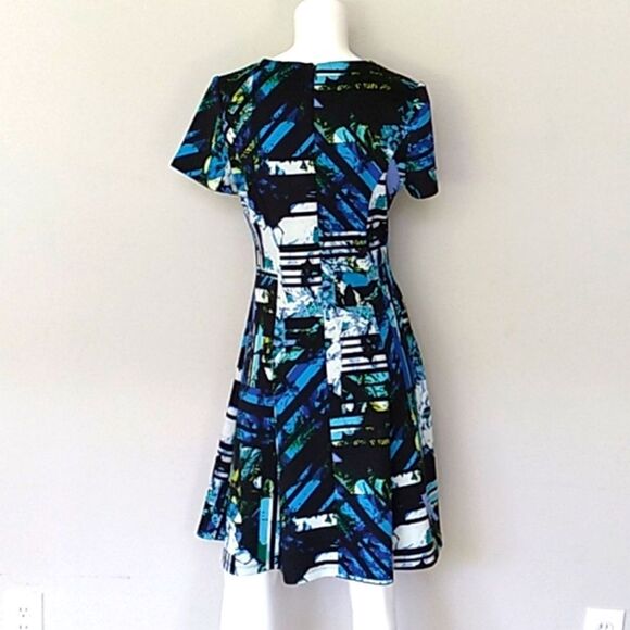 Beautiful Bold Blue/Black Fit & Flare Dress. - Picture 6 of 11